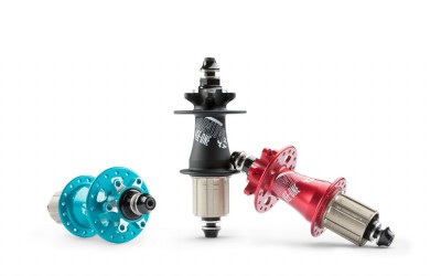 dartmoor-vee-one-cassette-m6-bolt-on-rear-disc-hub-new-logo--colour-hole-turquoise-32h-8446-p[ekm]1000x625[ekm].jpg