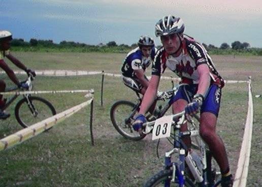 CHATEA SOBRE MOUNTAIN BIKE