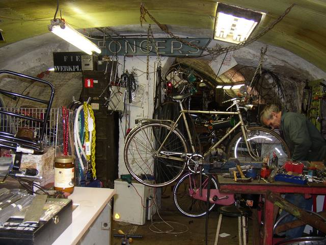 La bicicletería en las cuevas