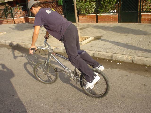 caballito sobre posapies
