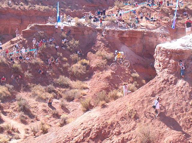 miren lo que fue el redbull rampage 2003