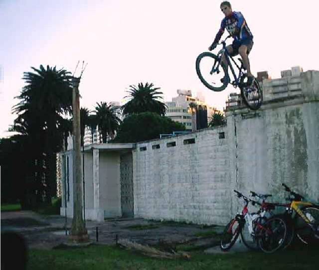 joshua bender a los 8 años