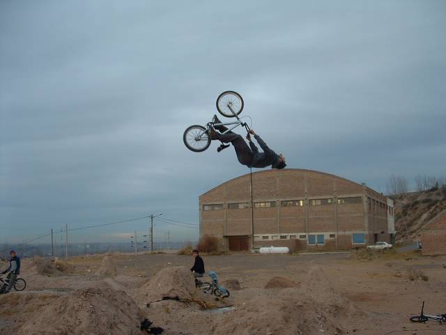 un  back flip de neuquen