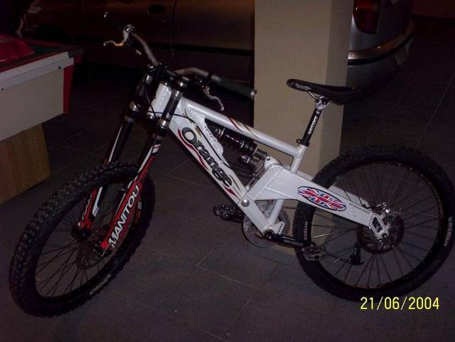 vendo esta nena , a 2400 dolares o mi P3 a 1600 , arriba gente y no me critiquen la bici