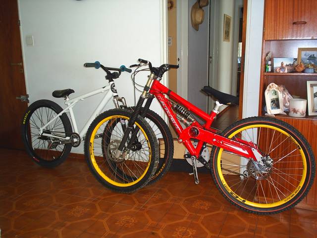 mis bikes el dh y mi street