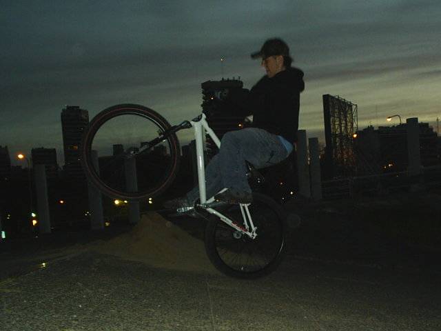 practicando abubaca trabando palancas en el plano (no brakes)