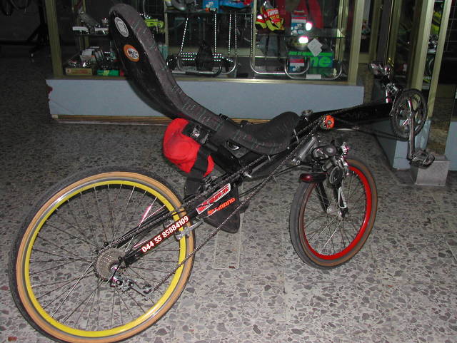 Una recumbente modelo Ehecatl 2002