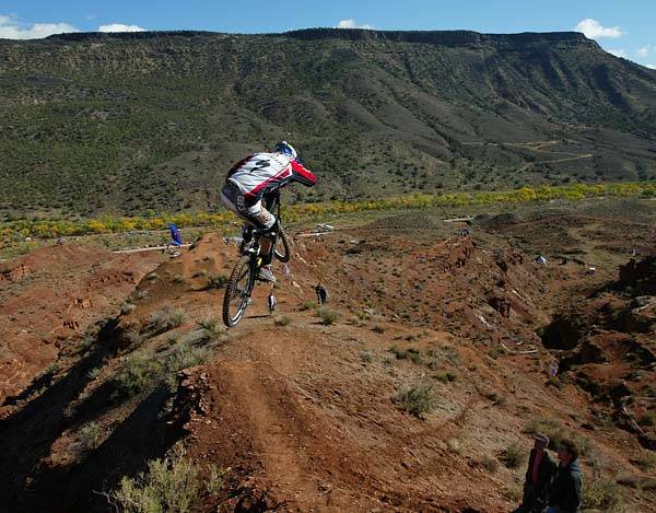 EN  CHUBUT TENEMOS  ESOS PAISAJES,, PERO NO LAS BIKES!!