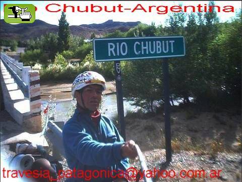 cruzando el rio Chubut- Las Plumas