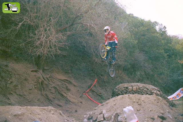MARKITOS SALTANDO UN POCO