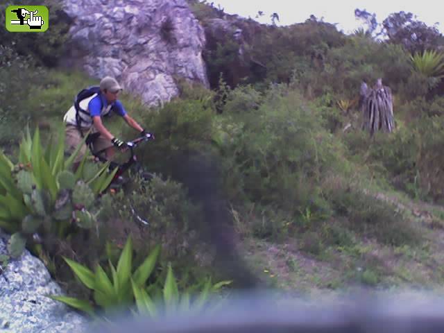 Camilo... Soltaaa mas la bici
