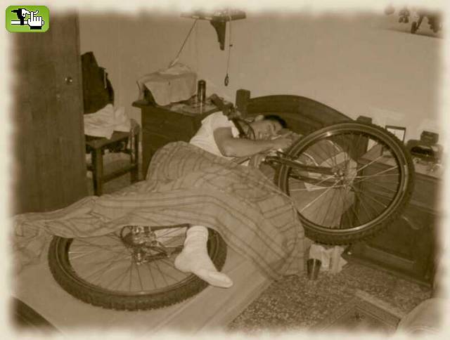 QUIEN DICE Q MI AMIGO NO PUEDA DORMIR CON LA BICI EHHH?