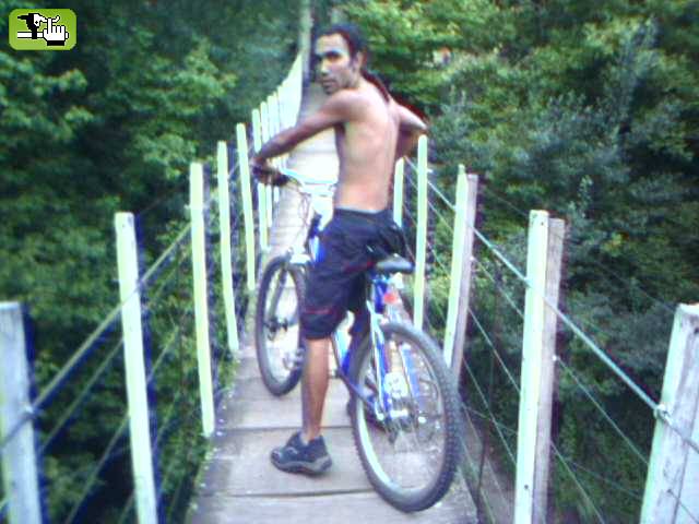 12-02-06_EXE EN EL PUENTE COLGANTE DE UNO DE LOS CAMPING