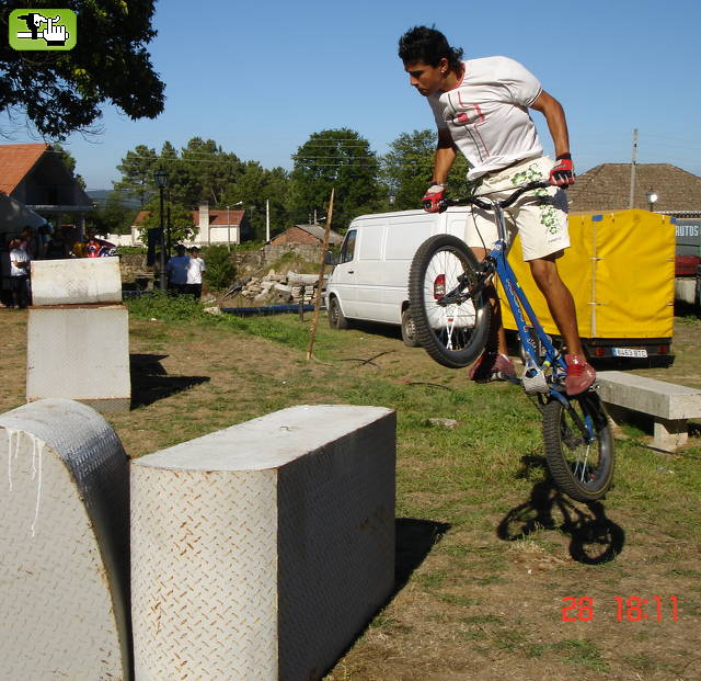 oscar fabello en una exibicion en cambeo(ourense)