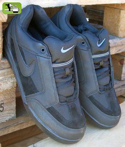 NIKE