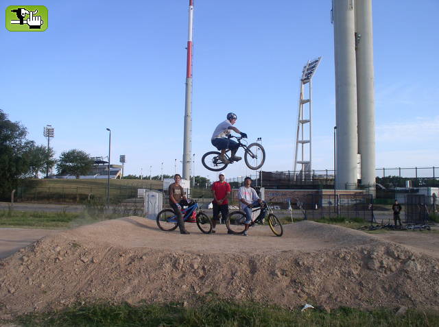 en la pista