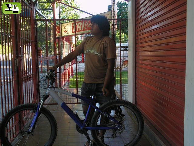 mira los pajaros bikers