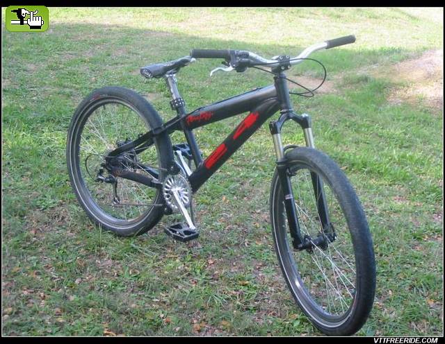 ESTÁ MUY BUENA, 24 bicycles
