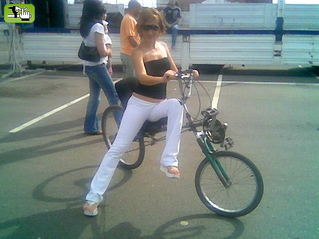 mi bici con una promotora fatal