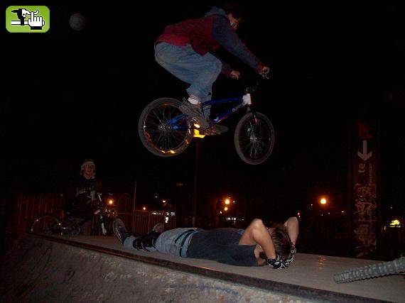 Spider por los aires Volando a Maxi