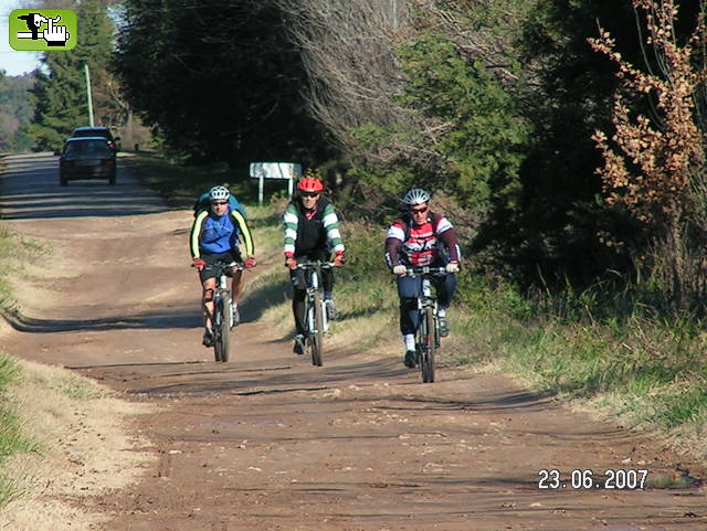 RIDERS CON CASCOS