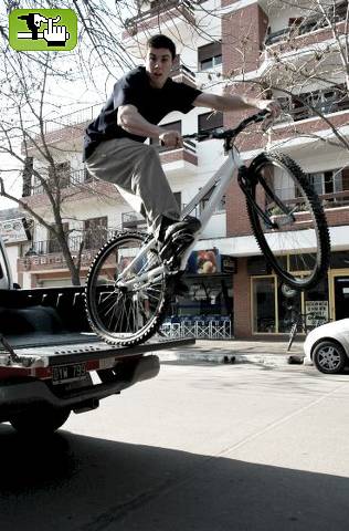 trialero ke se hace el macho con la bike
