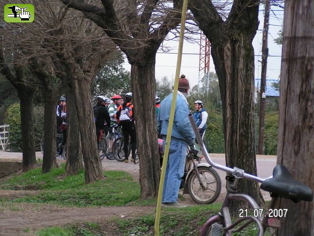 Los amigos en la esquina