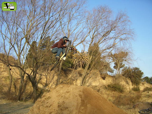 Gonzalo en el jump box del banco