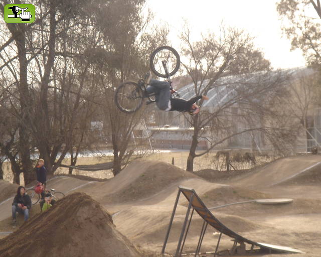 flip one hand demo de freestyle