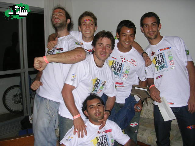PREVIA NOCHE CAMBORIU 2006