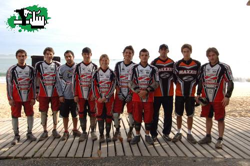 FOTOS EQUIPO ZENITH-MAXXIS-GLOBAL