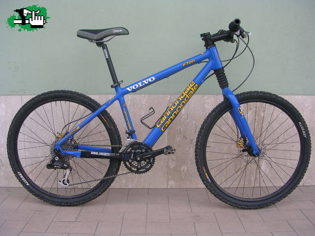 F700 VOLVO(BLUE TEAM)