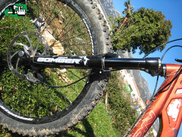 Horquilla Bomber