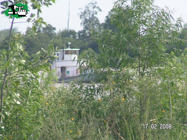 Llegando la balsa..