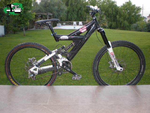 Yerbeado's_DH Bike..