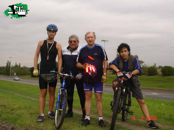 Los tres chiflados del pedal: Lanus - La Plata - Lanus