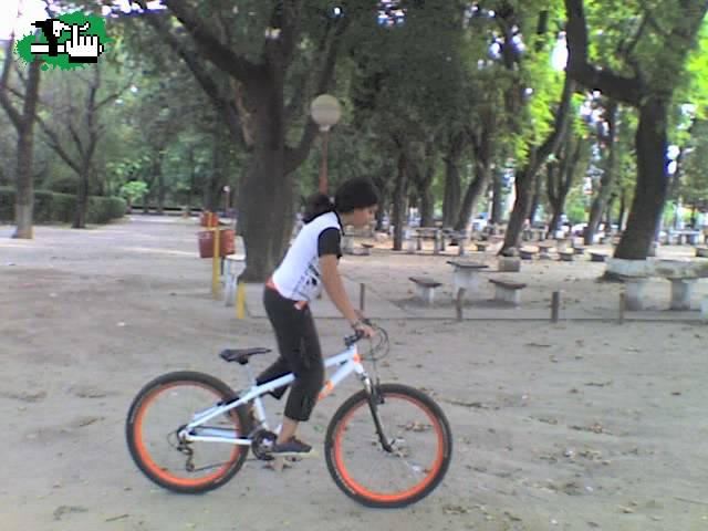Macki en su bici