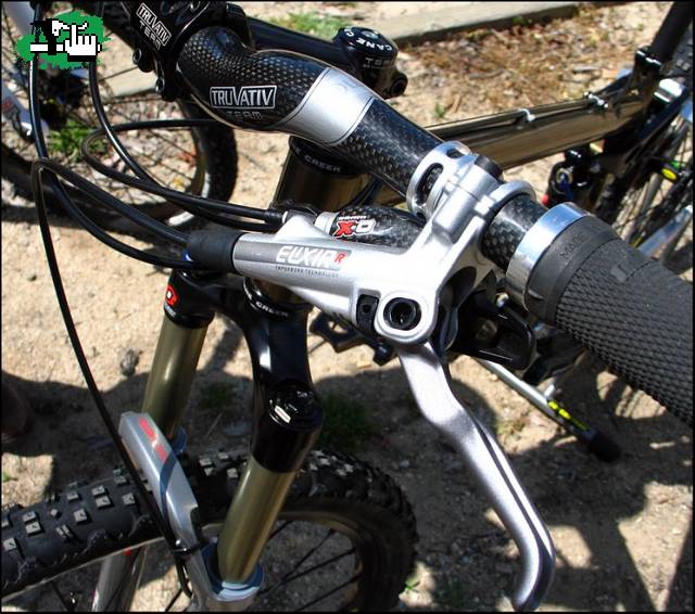 Avid Elixir R (2009)