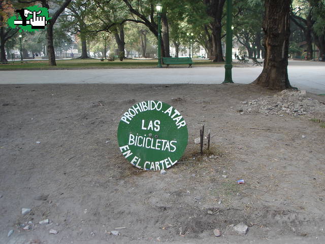 Menos mal que pusieron el cartel... WTF??