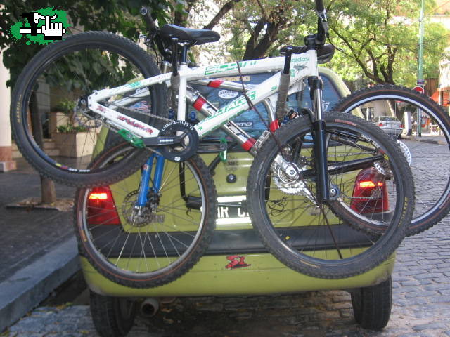 Twingo Cargado...