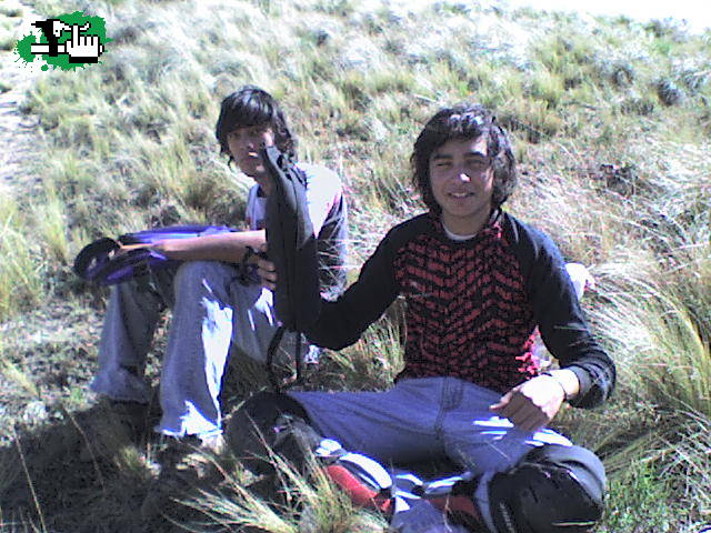 el panchero ariel y luis tomando un descanso