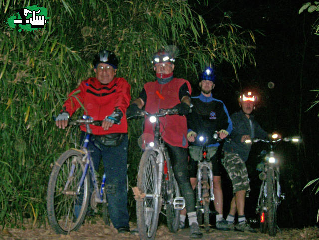 NOCTURNA CON LOS TRES CHIFLADOS