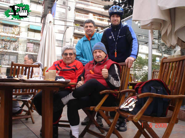 Los tres chiflados del pedal: Feliz cumple profe!!!