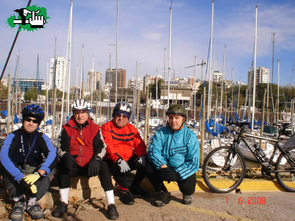 Los tres chiflados del pedal: Feliz cumple profe!!!