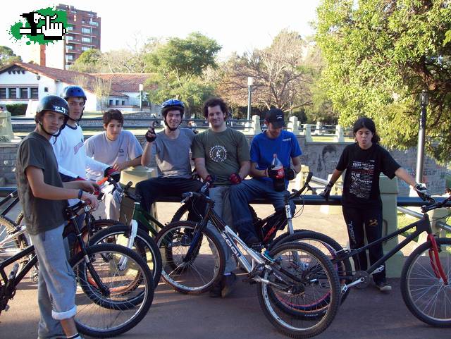 La barra en el parque del sur