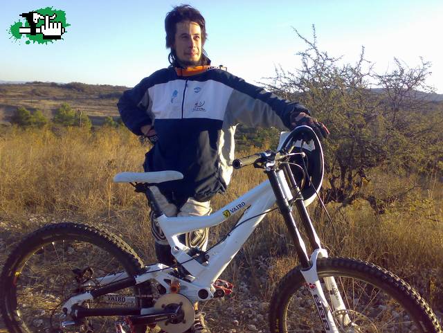 MARLO MOLINA Y SU BIKE 