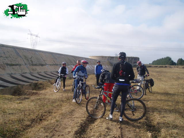 Locos del Pedal : el camino de las represas 