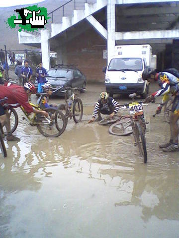 bañando las bicis