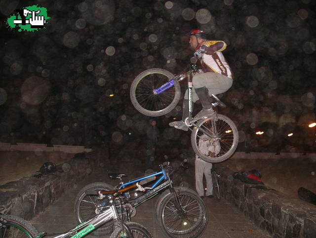algo de trial y algo de street
