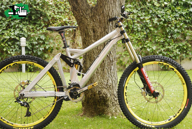 MONDRAKER DUNE DH - PROTOTIPO